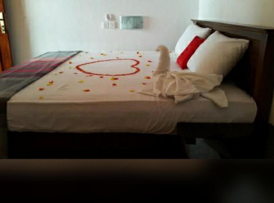River Side Holiday Inn เวลิกามา ภายนอก รูปภาพ